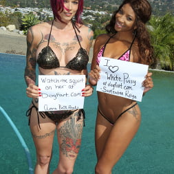 Anna Bell Peaks and September Reign - Zebra Girls