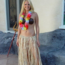 Black Dudes Like Hula - Spring Thomas