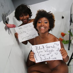 Daizy Cooper y Noemie Bilas - Iniciaciones Gloryhole