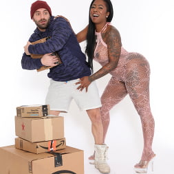 Gogo Fukme - Nos follamos a chicas negras