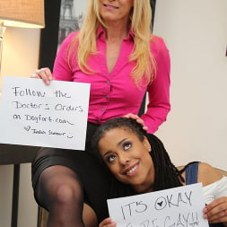 India Summer y Kira Noir - Chicas cebra