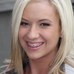 Kaylee Hilton - Agujero de gloria