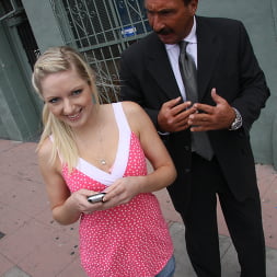 Kylee Reese - Viendo a mi hija volverse negra