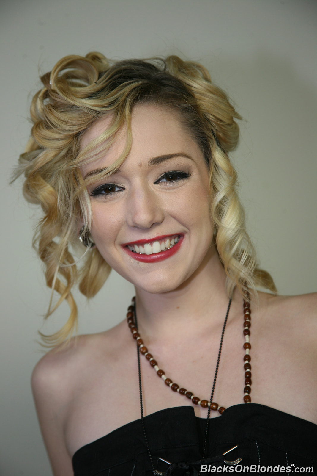 Rylie Richman - Blacks On Blondes